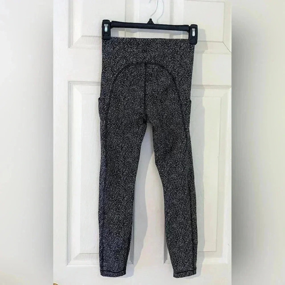 Athleta Leggings Womens XS Tight Black Lightning Static Workout Yoga Pocket - Picture 2 of 6